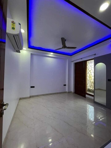 Bedroom in 3 BHK Builder Floor at Today Blossoms II, Sector 51 – for Rent