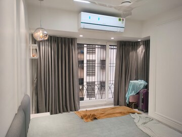 Bedroom in 2 BHK Apartment at Globe Heights, Goregaon East – for Rent