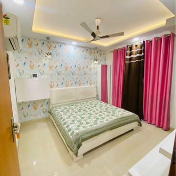 Master Bedroom in 3.5 BHK Apartment at Sector 20 – for Rent