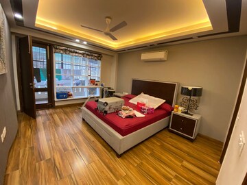 Bedroom in 3 BHK Builder Floor at Uppal Southend, Sector 49 – for Rent