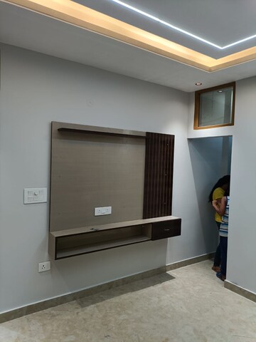 Room in 3 BHK Builder Floor at Pithuwala Kalan – for Rent