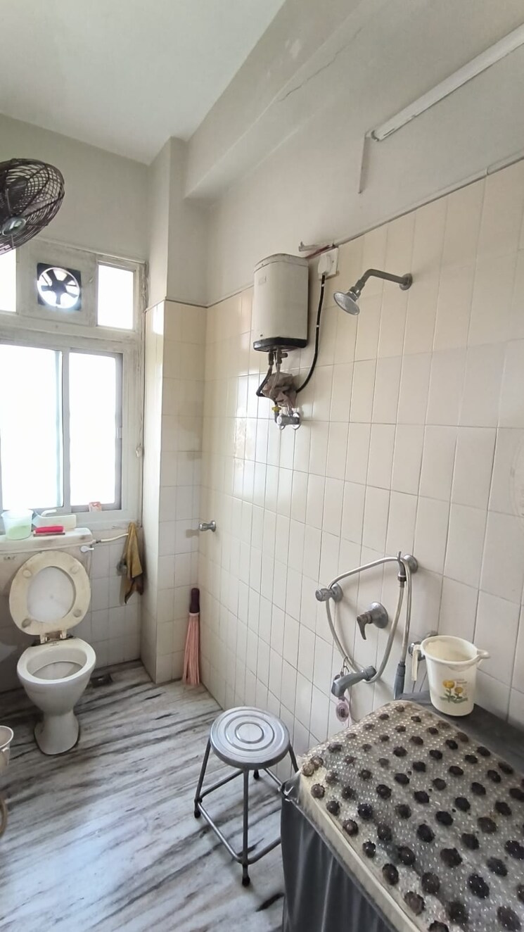 Bathroom, thane west 2.5 Bedroom 1100 Sq.Ft. Apartment In Thane West Thane 8057706