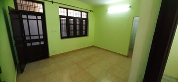 Room in 2 BHK Builder Floor at Gms Road – for Rent