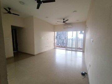 Room in 3 BHK Apartment at Runwal Greens, Mulund West – for Rent