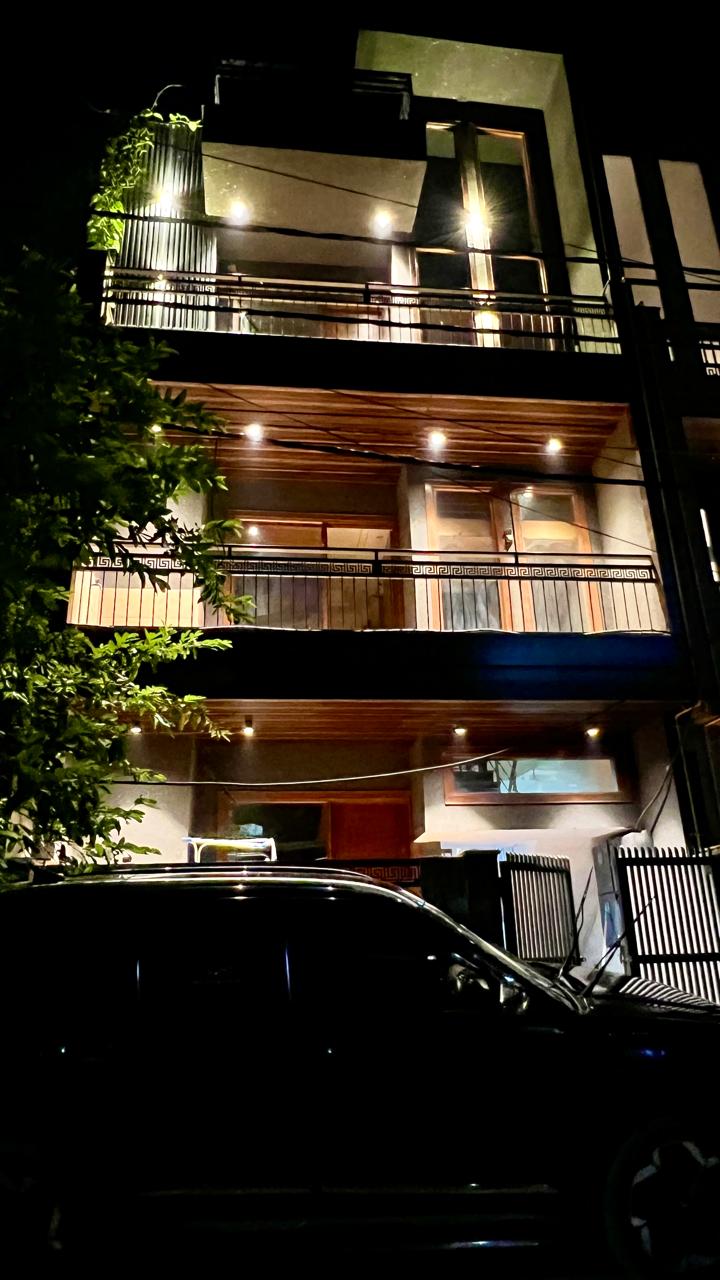 6+ BHK + Pooja Room,Servant Room Independent House For Sale in Niti Khand I