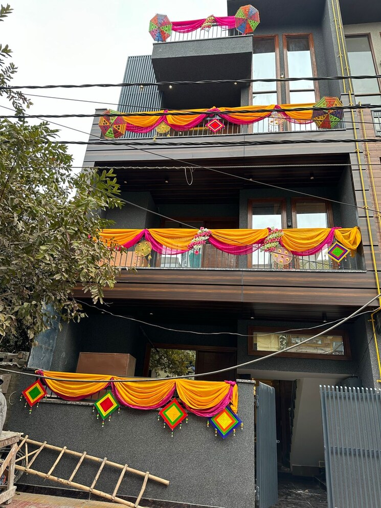 Exterior View, niti khand i 6+ Bedroom 336 Sq.Mt. Independent House In Niti Khand I Ghaziabad 8057690