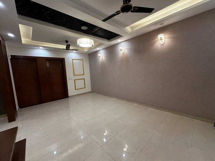 Room, niti khand i 6+ Bedroom 336 Sq.Mt. Independent House In Niti Khand I Ghaziabad 8057690