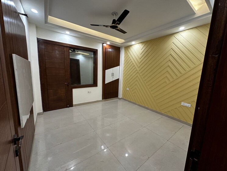 Room, niti khand i 6+ Bedroom 336 Sq.Mt. Independent House In Niti Khand I Ghaziabad 8057690