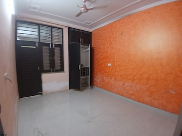 Room in 3 BHK Builder Floor at Gms Road – for Rent