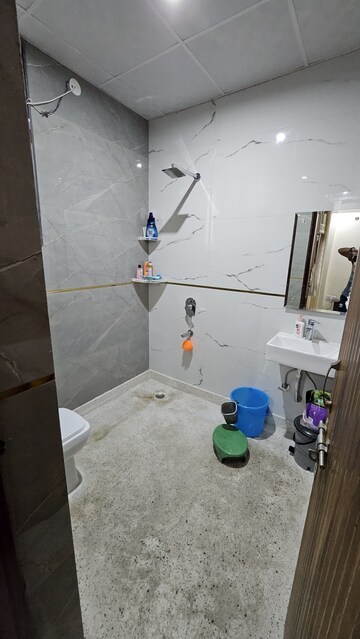 Bathroom in 2 BHK Builder Floor at Sector 40 – for Rent