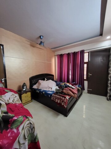 Bedroom in 4 BHK Builder Floor at Green Fields Colony – for Sale