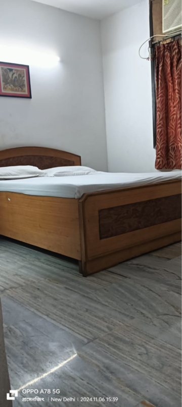 Bedroom in 3 BHK Builder Floor at Chittaranjan Park – for Rent