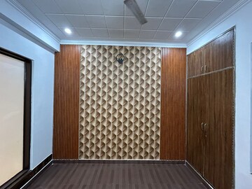 Room in 3 BHK Builder Floor at Green Fields Colony – for Sale