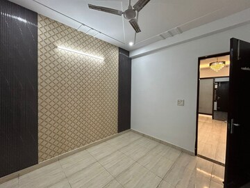 Room in 3 BHK Builder Floor at Green Fields Colony – for Sale