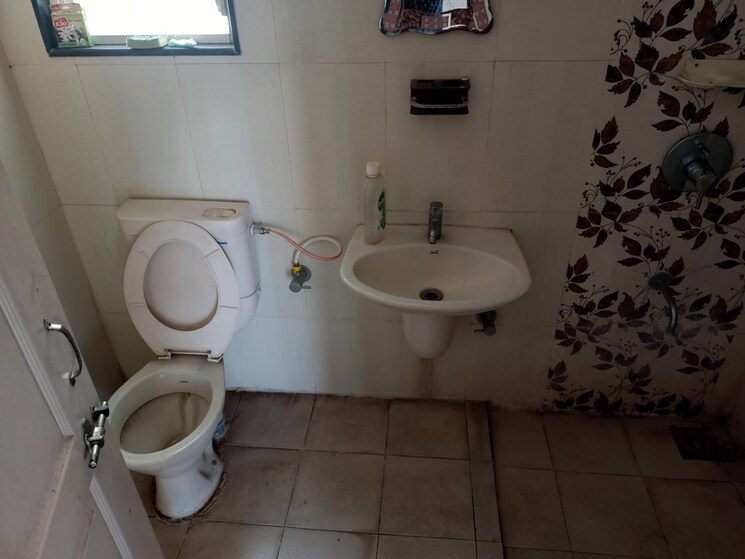 Bathroom, vishwa-vinayak-florencia-apartment 2 Bedroom 800 Sq.Ft. Apartment In Wakad Pune 8057763