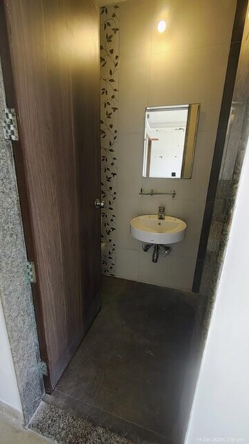 Attached Bathroom in 3 BHK Apartment at HDIL Metropolis Residences, Andheri West – for Rent