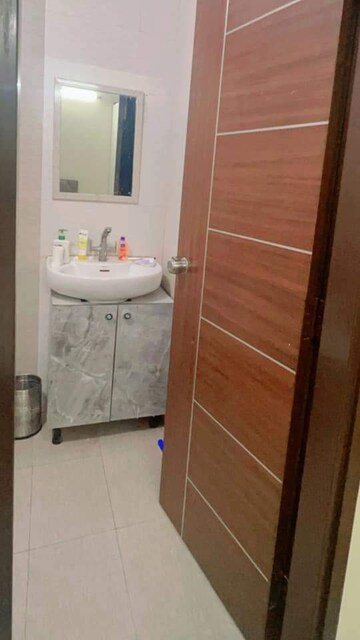 Bathroom in 1 RK Builder Floor at Sector 40 – for Rent