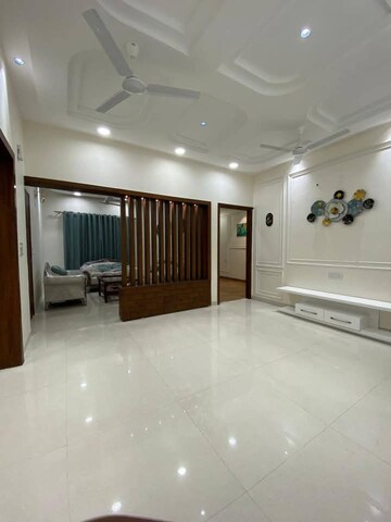 Room in 3 BHK Builder Floor at Manohar Singh Palm Residency, North Mullanpur – for Rent