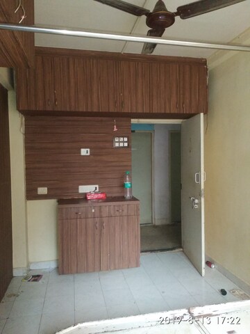 Room in Studio Apartment at Jankalyan Nagar – for Rent