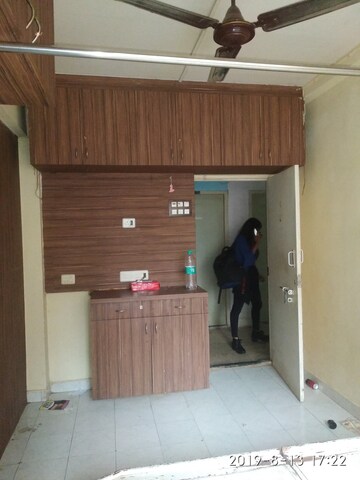 Room in Studio Apartment at Jankalyan Nagar – for Rent