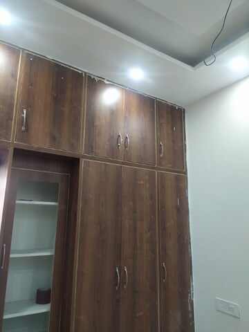 Furnished Amenities in 2 BHK Builder Floor at Sector 115 – for Sale