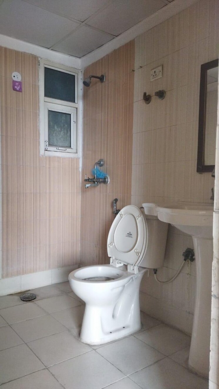 Bathroom, saviour-greenisle 3.5 Bedroom 1800 Sq.Ft. Apartment In Sain Vihar Ghaziabad 8057881