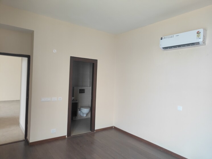 Attached Bathroom, paras-dews 2 Bedroom 1385 Sq.Ft. Apartment In Sector 106 Gurgaon 8057941
