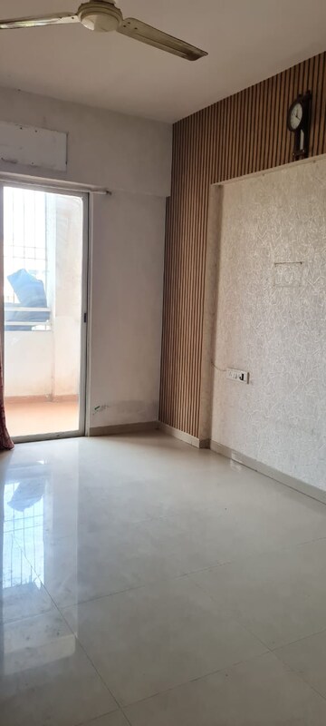 Room in 1 BHK Apartment at Sancheti Eves Garden, Mundhwa – for Rent