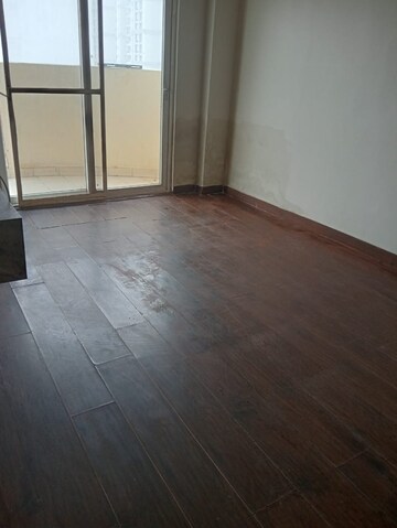 Room in 2 BHK Apartment at Mahagun Moderne, Sector 78 – for Rent