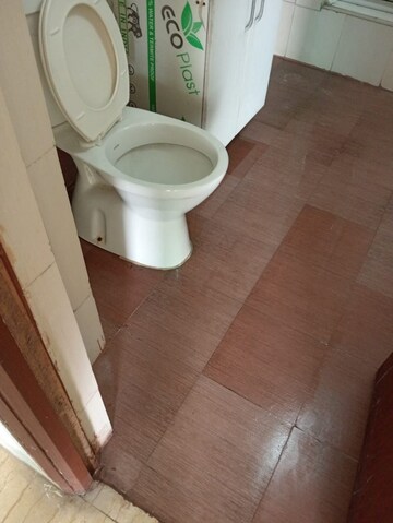 Bathroom in 2 BHK Apartment at Mahagun Moderne, Sector 78 – for Rent