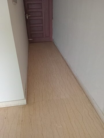 Room in 2 BHK Apartment at Mahagun Moderne, Sector 78 – for Rent