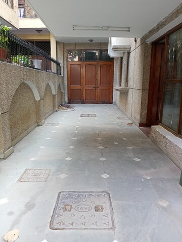 Kitchen in 6+ BHK Villa at Sector 34 – for Rent