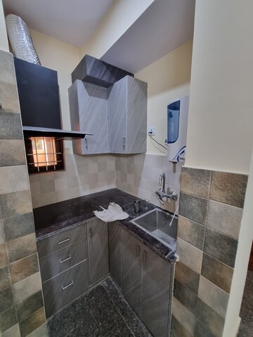 Team Area in 1 BHK Builder Floor at Palam Vihar – for Rent