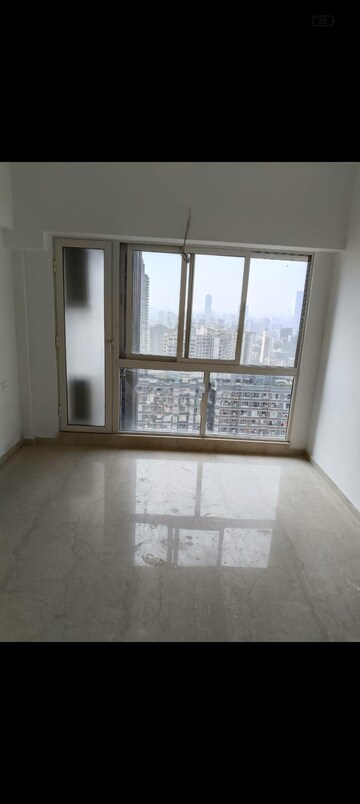 Room in 2 BHK Apartment at Omkar Signet, Malad East – for Rent