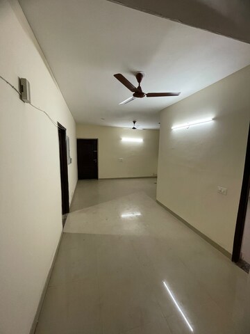 3 BHK Apartment For Rent in Unitech Uniworld Gardens 2, Sector 47