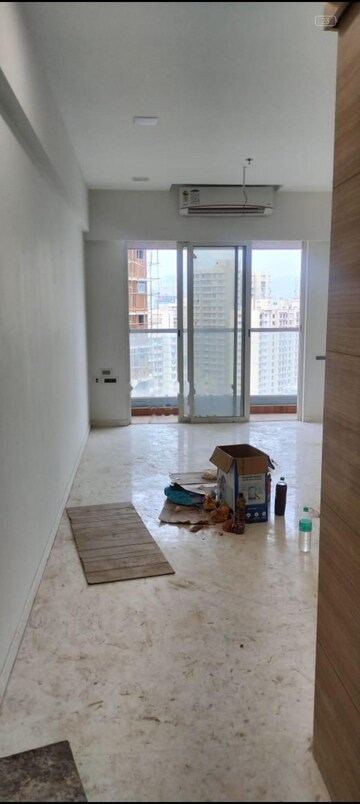 Room in 3 BHK Apartment at Ekta Tripolis, Goregaon West – for Rent
