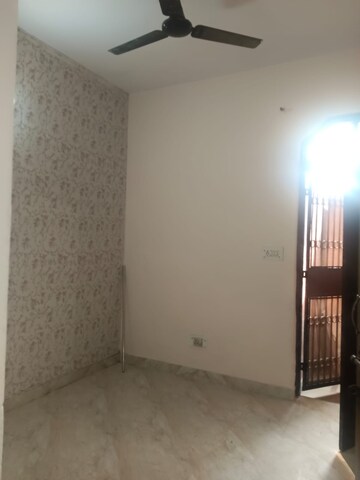 Room in 1 BHK Builder Floor at Palam Vihar – for Rent