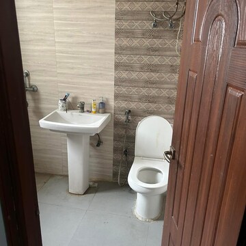 Bathroom in 3 BHK Apartment at Supertech Crown Town, Sector 74 – for Rent