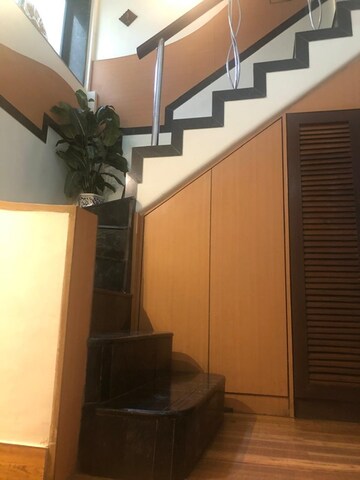 Bathroom in 3 BHK Villa at Basant Garden – for Rent