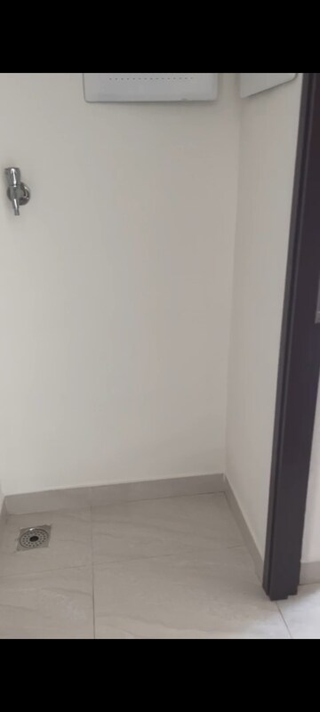 Room in 1 BHK Apartment at Lodha Crown Kolshet, Kolshet Road – for Sale
