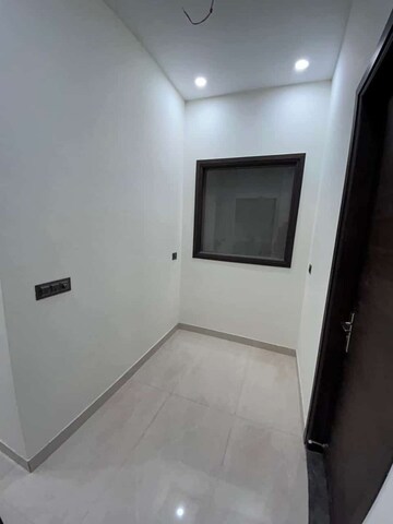 Room in 3 BHK Apartment at Shivalik Colony – for Rent