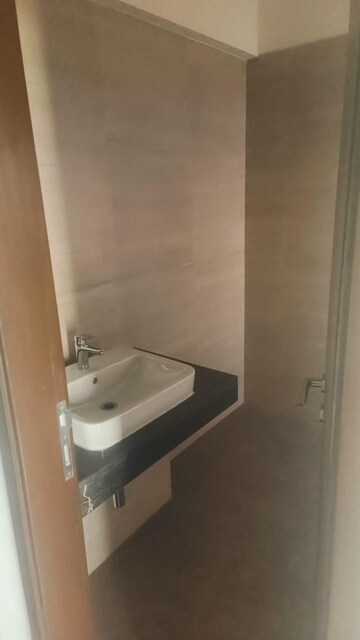Bathroom in 2.5 BHK Apartment at Kalpataru Bliss, Santacruz East – for Rent
