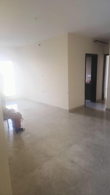 Room in 2.5 BHK Apartment at Kalpataru Bliss, Santacruz East – for Rent