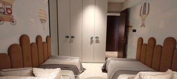 Master Bedroom in 3 BHK Apartment at Kalpataru Elitus, Mulund West – for Sale