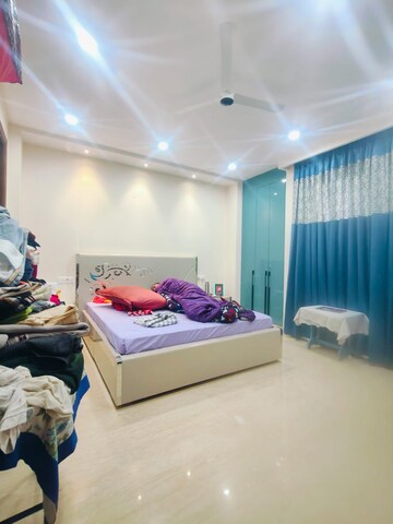 Bedroom in 3 BHK Builder Floor at Ocus Quantum, Sector 51 – for Rent