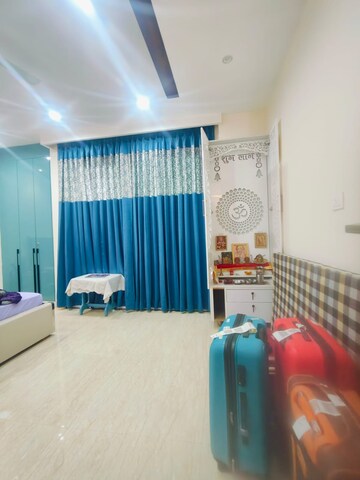Living Room in 3 BHK Builder Floor at Ocus Quantum, Sector 51 – for Rent