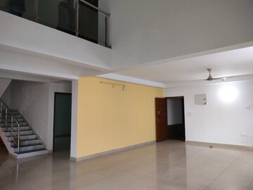 Room in 4 BHK Apartment at PWS 7 Hills, Narsingi – for Rent