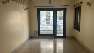 Room in 4 BHK Apartment at Anand Lok – for Rent