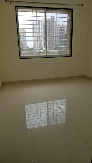 Room in 2.5 BHK Apartment at Vardhaman Palm Rose, Punawale – for Rent