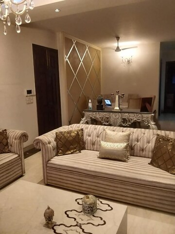 Living Room in 2.5 BHK Apartment at Greater Kailash ii – for Rent